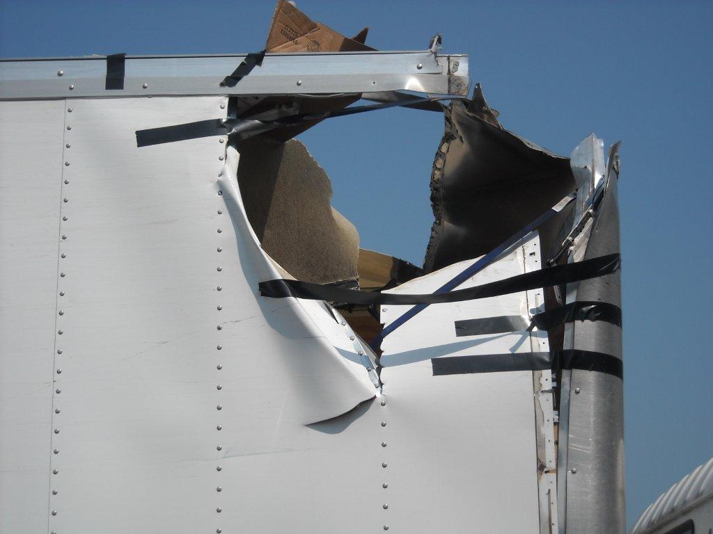 Services Red's Truck Equipment & Repair